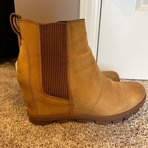 Sorel Joan of Arctic Wedge II Chelsea - camel brown